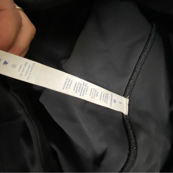 Like new Lululemon compression leggings clamshell ankle length. Reflective. - Picture 5 of 5